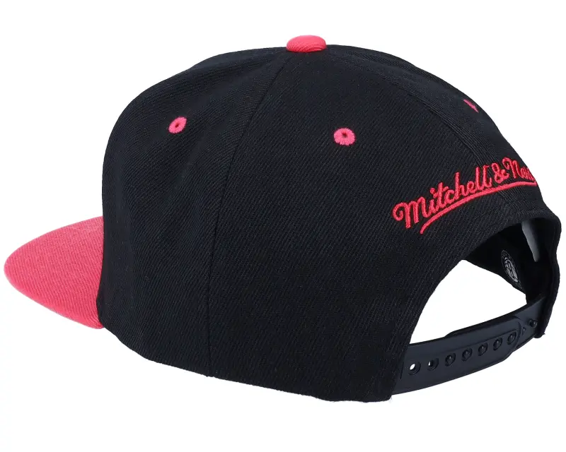 Mitchell & Ness Brooklyn Nets Tone Santa Ana 2 Black/Pink Snapback online