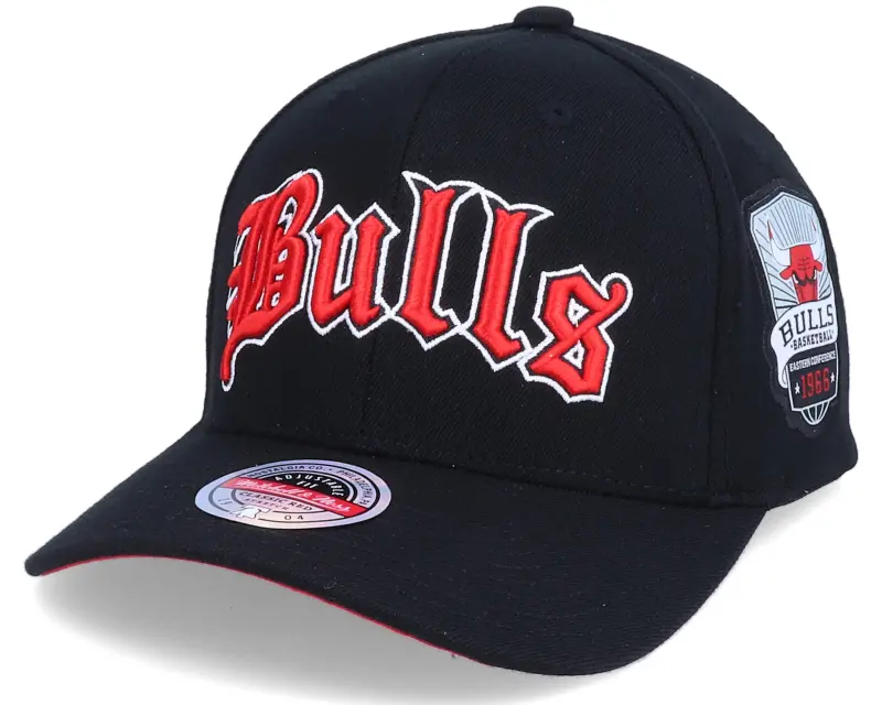 Mitchell & Ness Hatstore Exclusive x Chicago Bulls Old English Black Adjustable online
