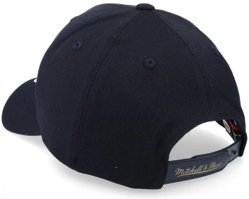 Mitchell & Ness Hatstore Exclusive x Los Angeles Lakers Luxe Black Adjustable online